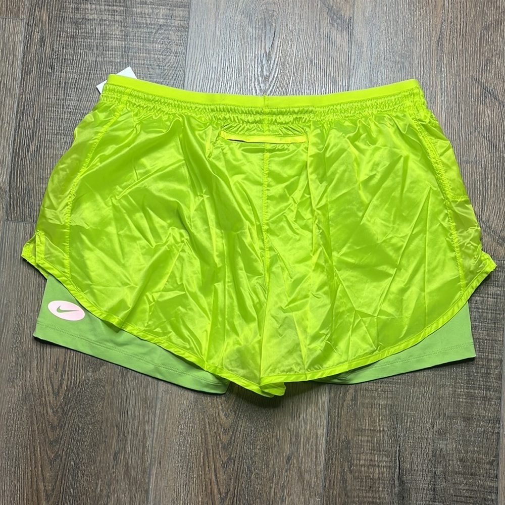 Women’s Nike Green Tempo Luxe Running Shorts XL - Picture 4 of 9